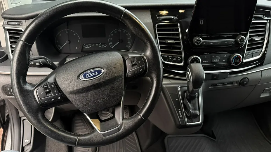 FORD Tourneo Custom -