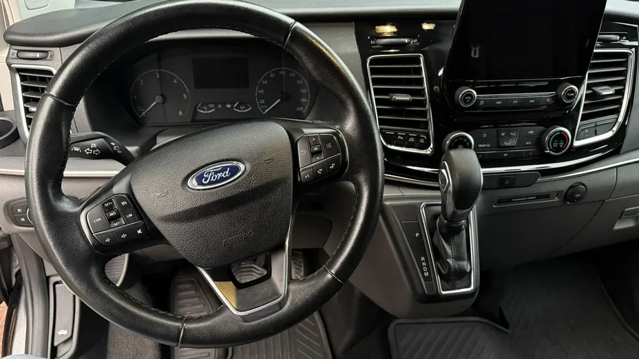 FORD Tourneo Custom -
