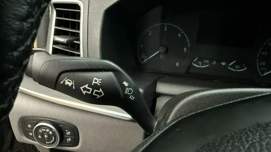 FORD Tourneo Custom -