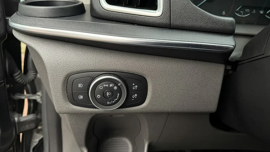 FORD Tourneo Custom -