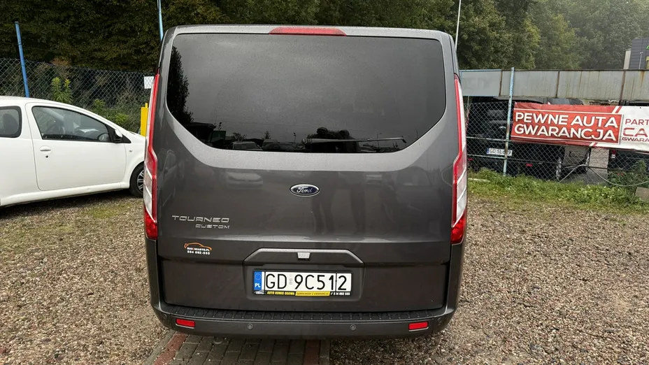 FORD Tourneo Custom -
