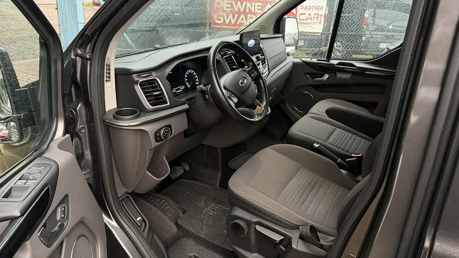 FORD Tourneo Custom -