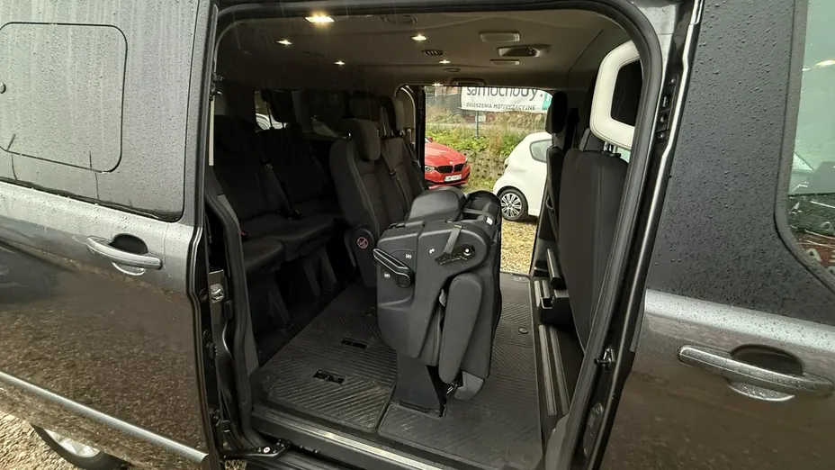 FORD Tourneo Custom -