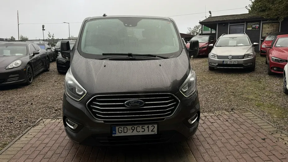 FORD Tourneo Custom -