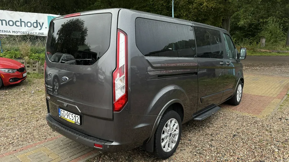 FORD Tourneo Custom -