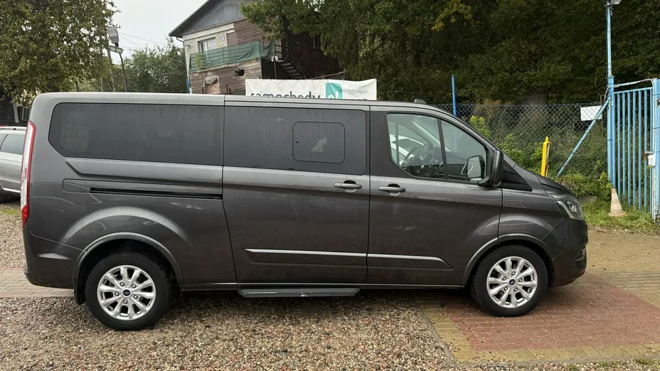 FORD Tourneo Custom -