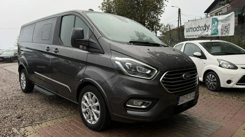 FORD Tourneo Custom -