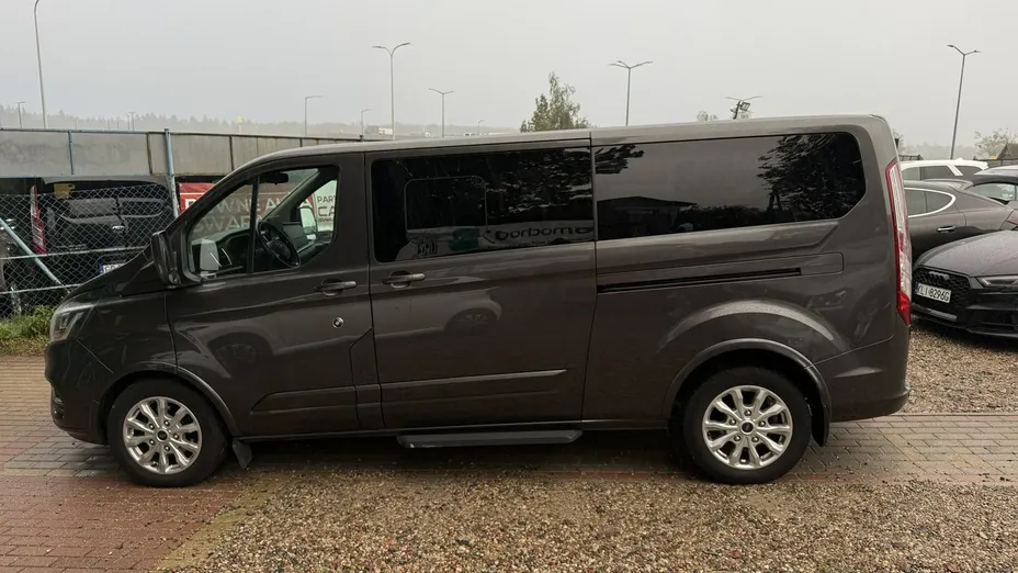 FORD Tourneo Custom -