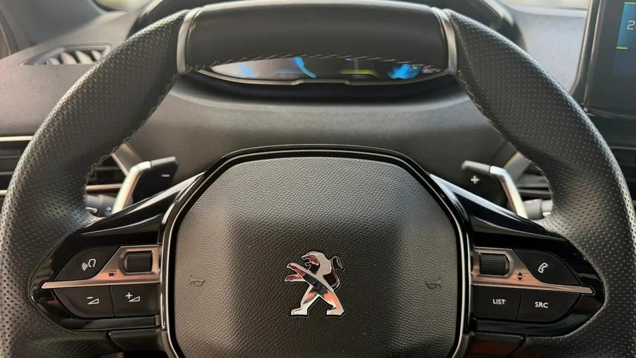 PEUGEOT 3008 -