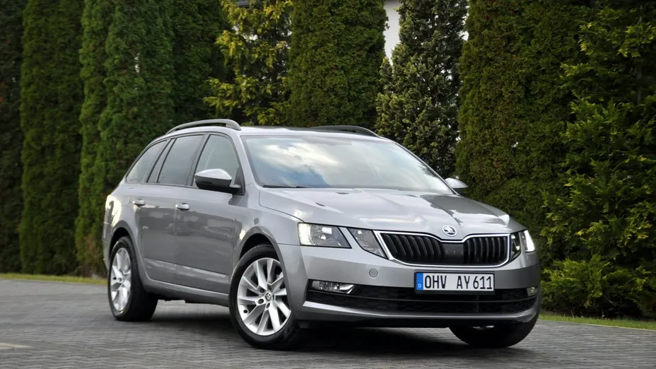 SKODA Octavia -