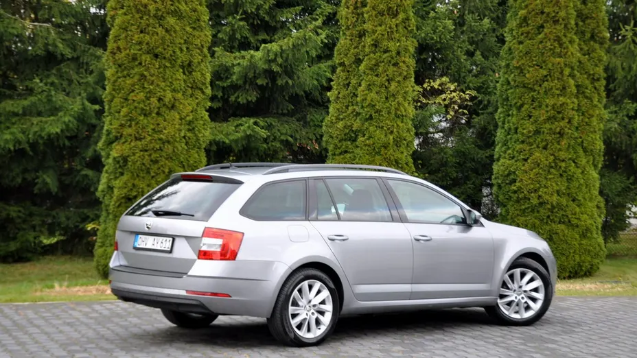 SKODA Octavia -