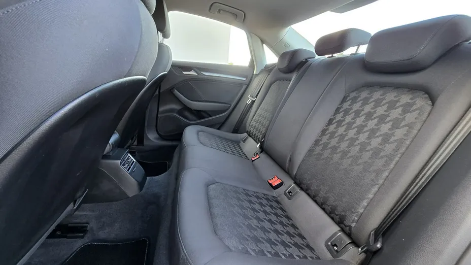 AUDI A3 Limousine -