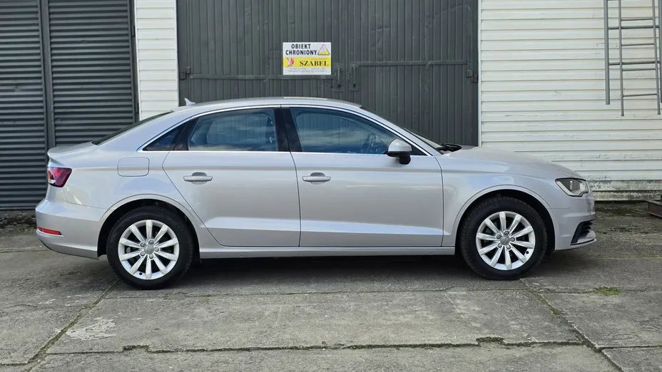 AUDI A3 Limousine -