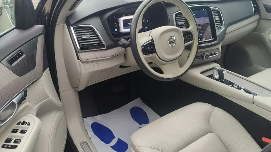 VOLVO XC90 -