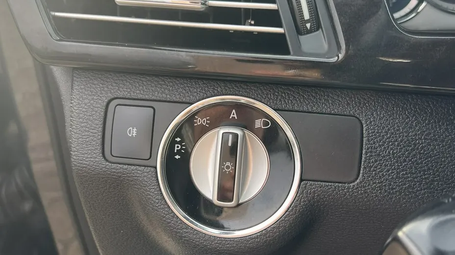 MERCEDES-BENZ E Klasa -