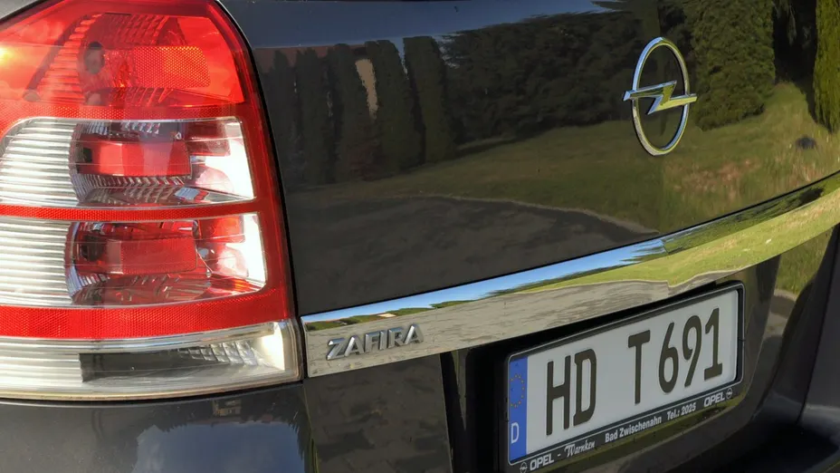 OPEL Zafira -