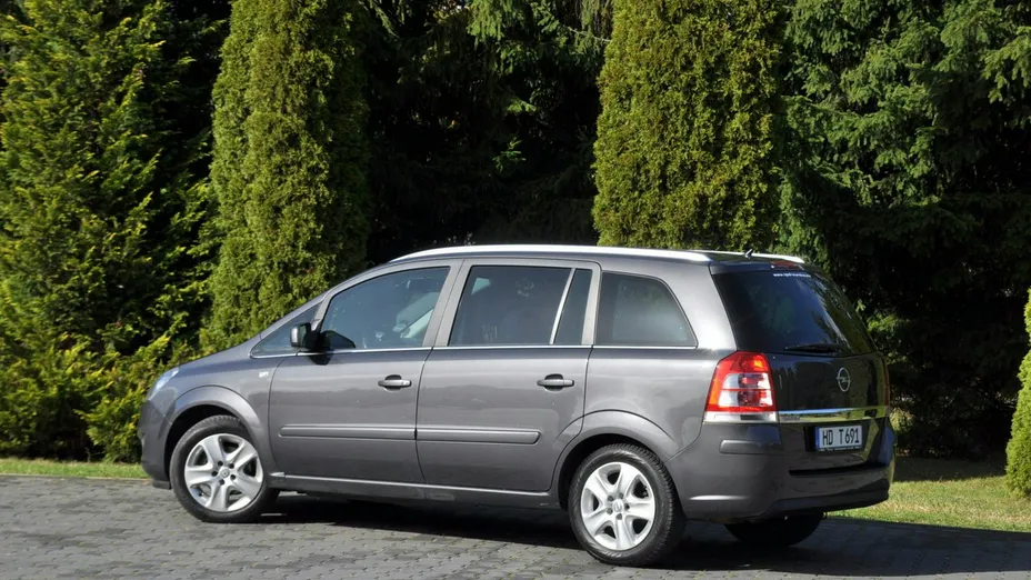 OPEL Zafira -