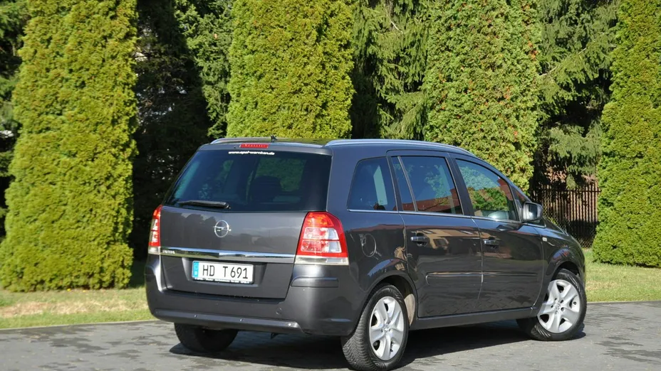 OPEL Zafira -