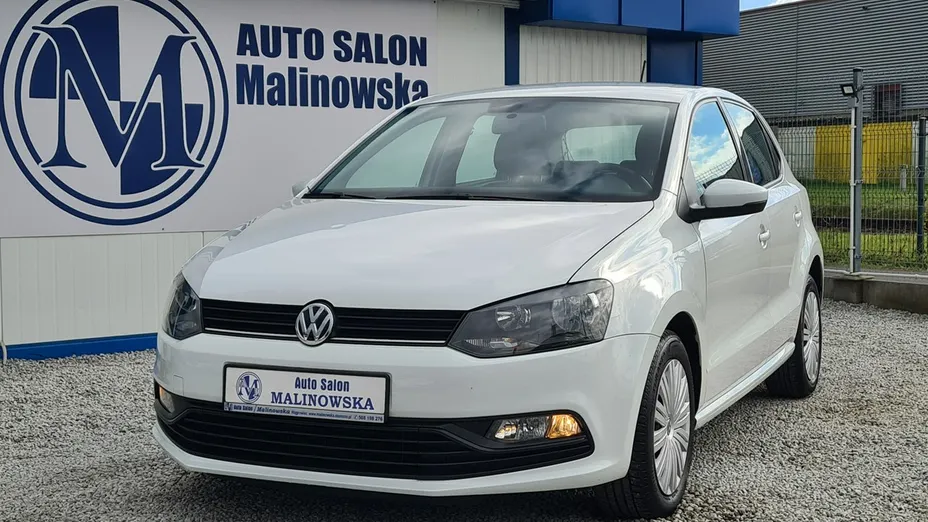 VOLKSWAGEN Polo -