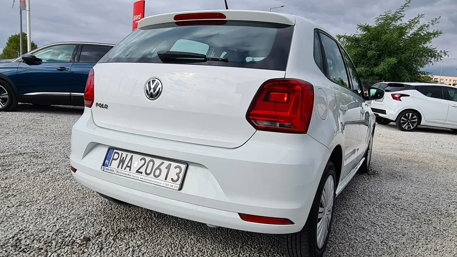 VOLKSWAGEN Polo -