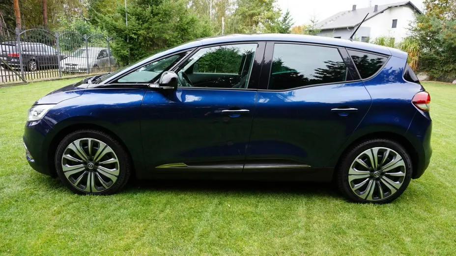 RENAULT Scenic -