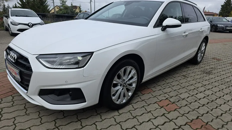 AUDI A4 -