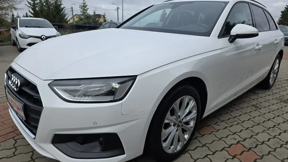 AUDI A4 -