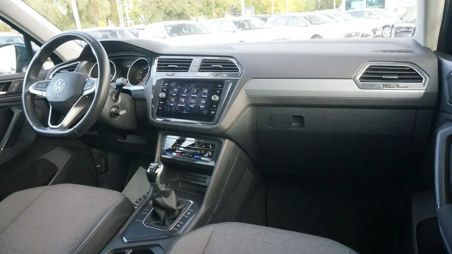 VOLKSWAGEN Tiguan -