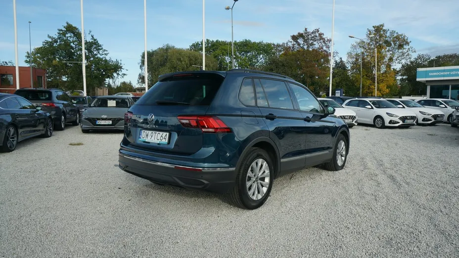 VOLKSWAGEN Tiguan -