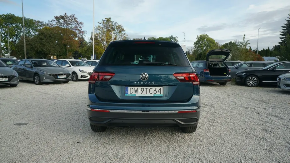 VOLKSWAGEN Tiguan -