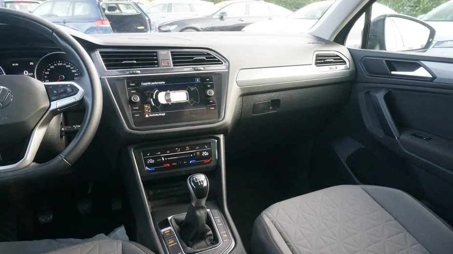 VOLKSWAGEN Tiguan -