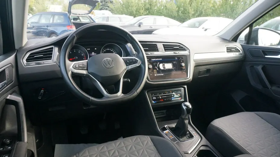 VOLKSWAGEN Tiguan -