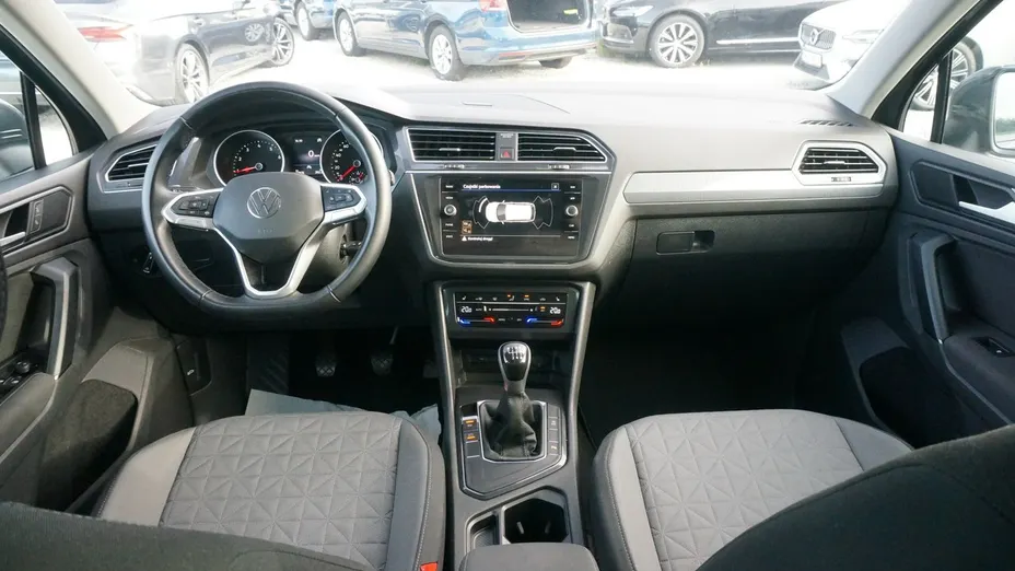 VOLKSWAGEN Tiguan -