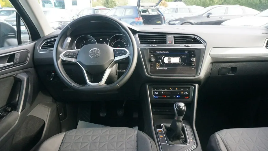 VOLKSWAGEN Tiguan -