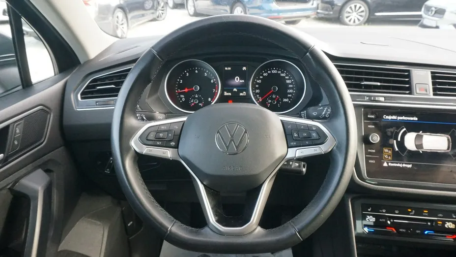 VOLKSWAGEN Tiguan -