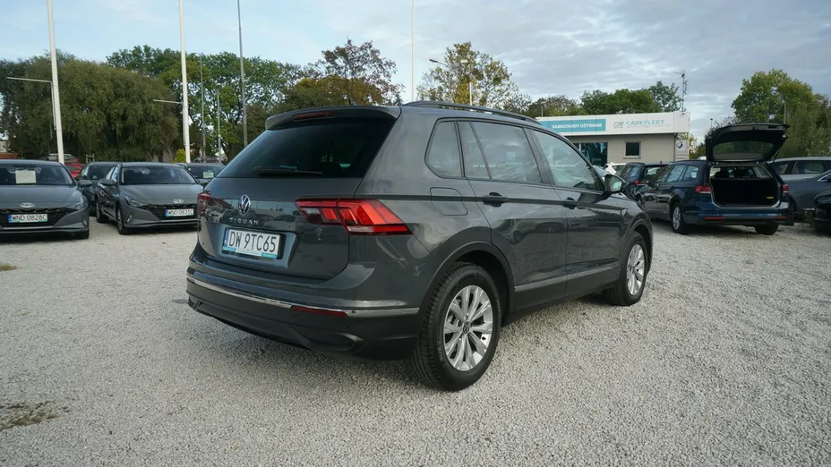 VOLKSWAGEN Tiguan -