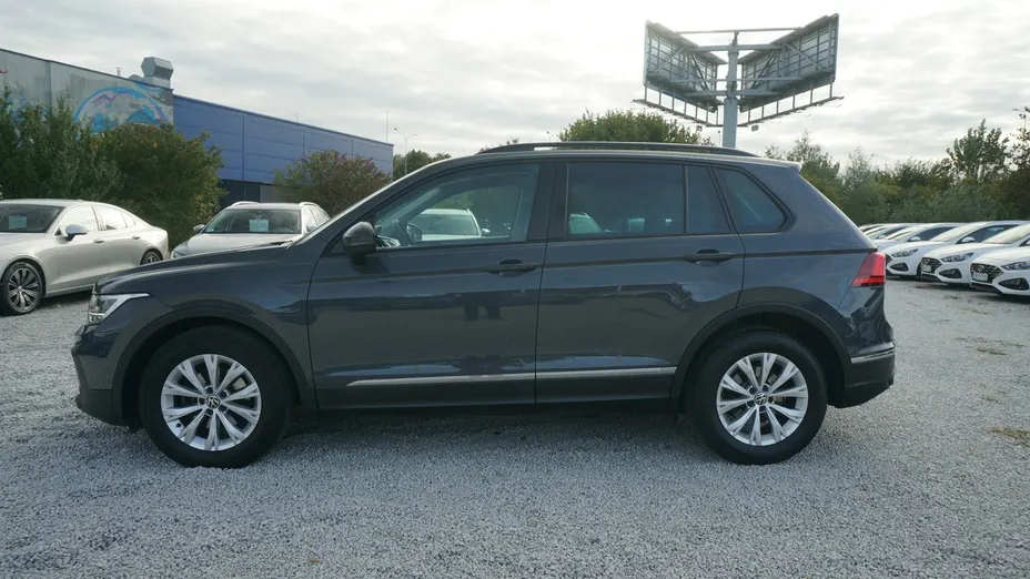 VOLKSWAGEN Tiguan -