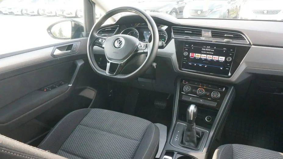 VOLKSWAGEN Touran -