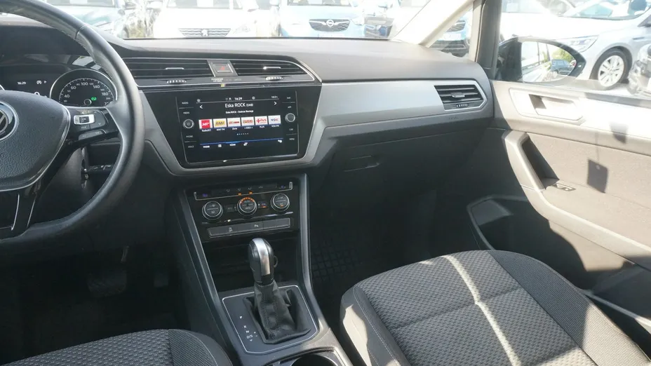 VOLKSWAGEN Touran -