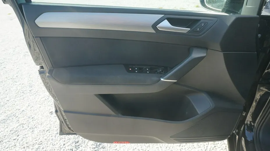 VOLKSWAGEN Touran -