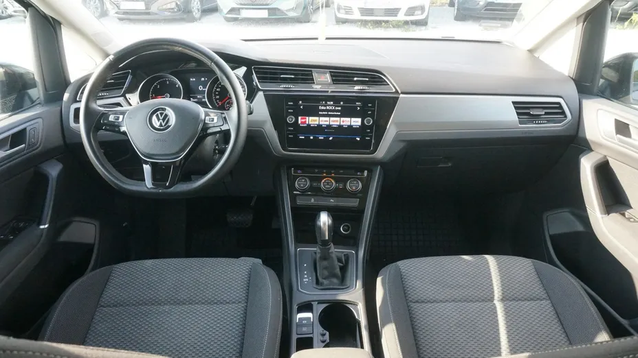 VOLKSWAGEN Touran -