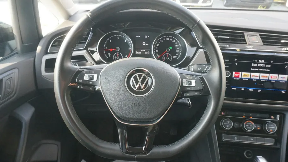 VOLKSWAGEN Touran -