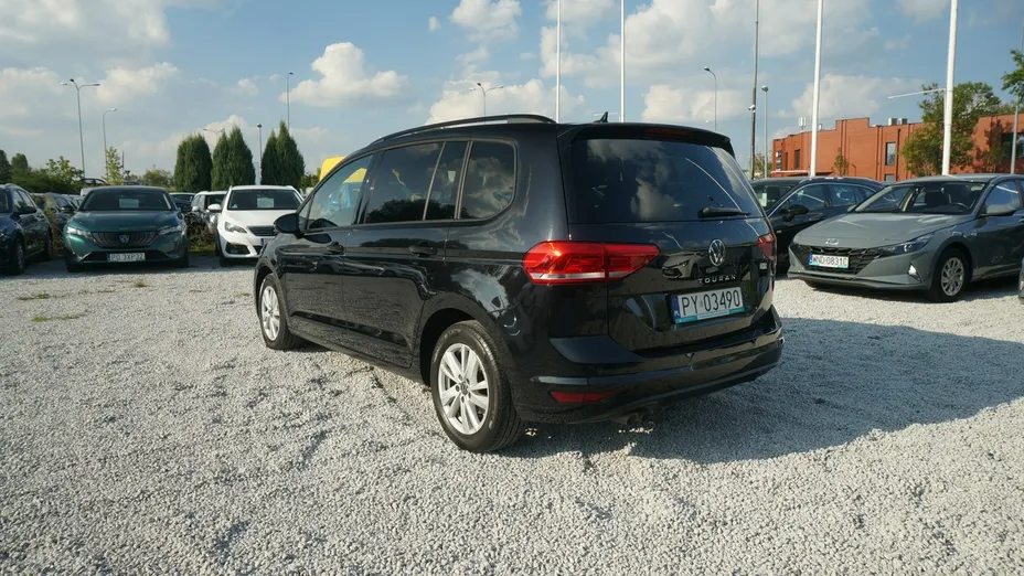 VOLKSWAGEN Touran -