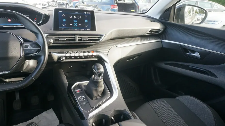 PEUGEOT 3008 -