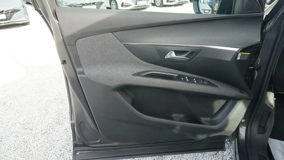 PEUGEOT 3008 -