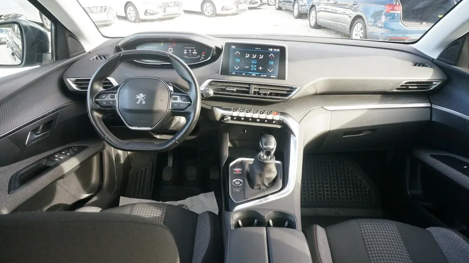 PEUGEOT 3008 -