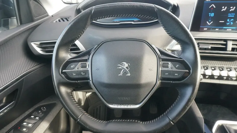 PEUGEOT 3008 -