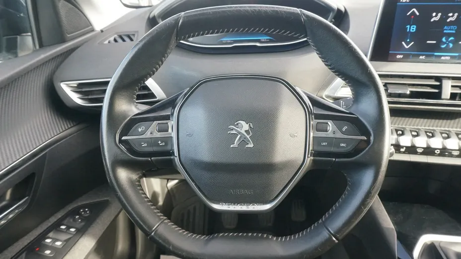 PEUGEOT 3008 -