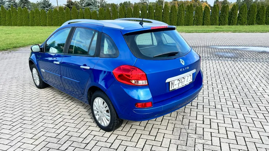 RENAULT Clio -
