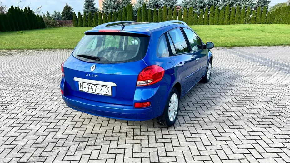 RENAULT Clio -